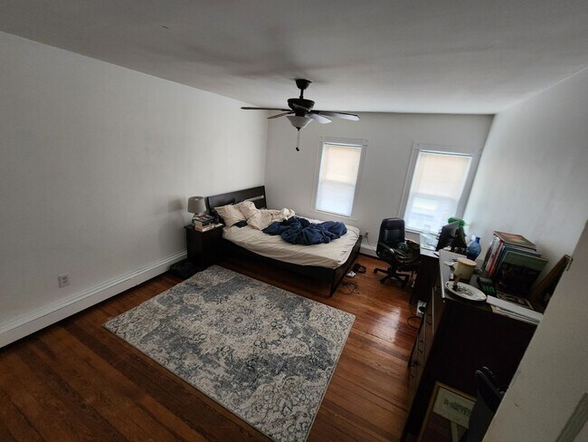 Foto del edificio - Best Deal Around! Don't Hesitate To Reach Out To Set Up A Showing