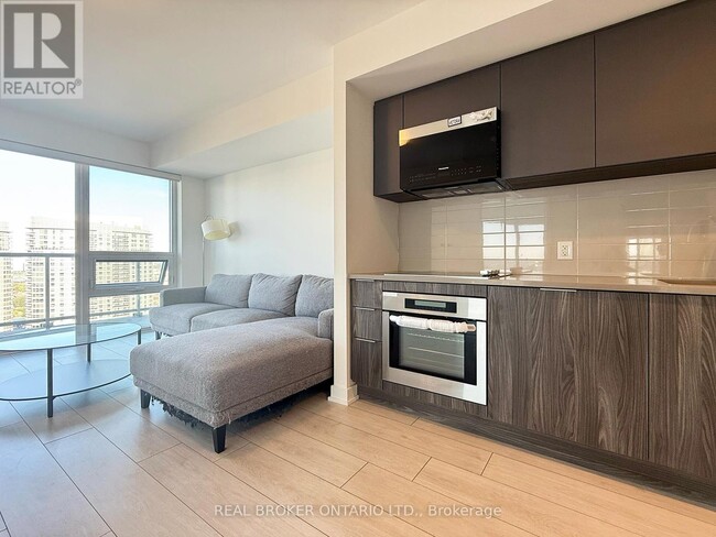 Building Photo - 2033 Kennedy Rd