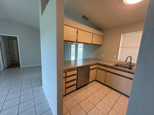 Building Photo - SW Cape Coral Single Family Home