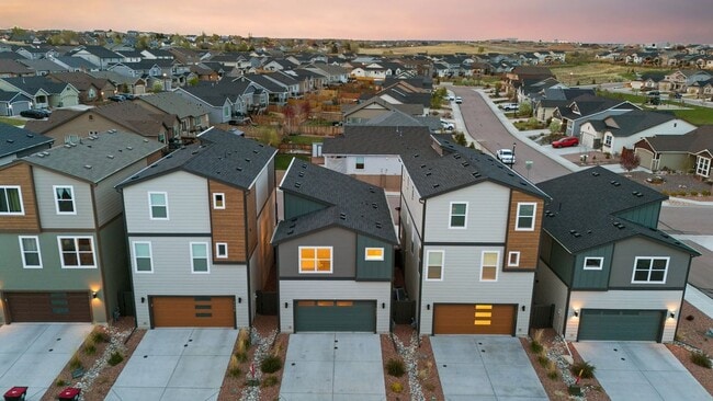 Building Photo - 7371 Hunter Jumper Dr