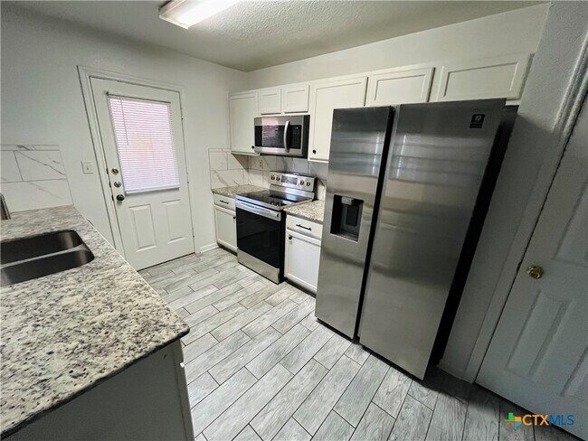 Foto del edificio - 4601 John David Dr