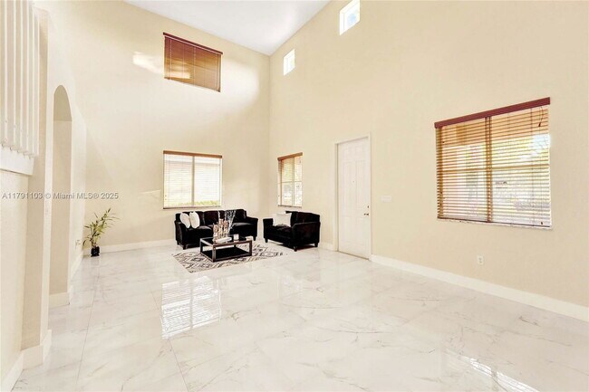 Foto del edificio - 20487 NW 12th Ave