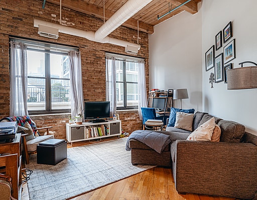 Building Photo - 225 W Huron St