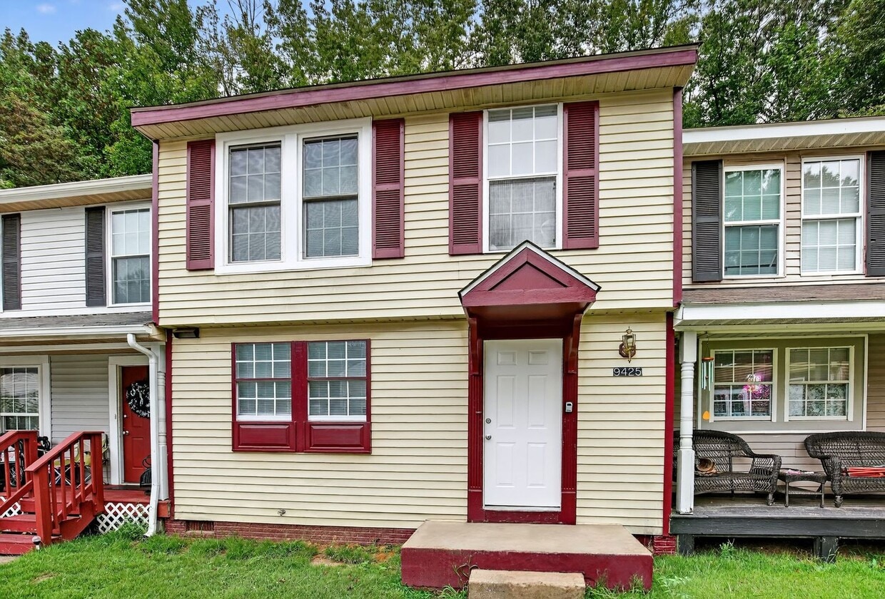 Foto principal - Charming 2 Bedroom Townhouse