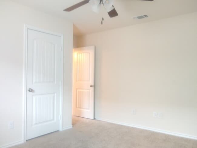Building Photo - 9708 Ross Avenue
