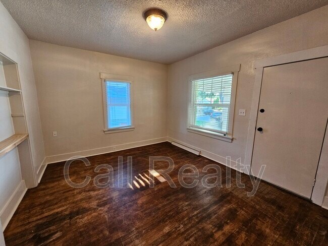 Foto del edificio - 4728 N Madison St