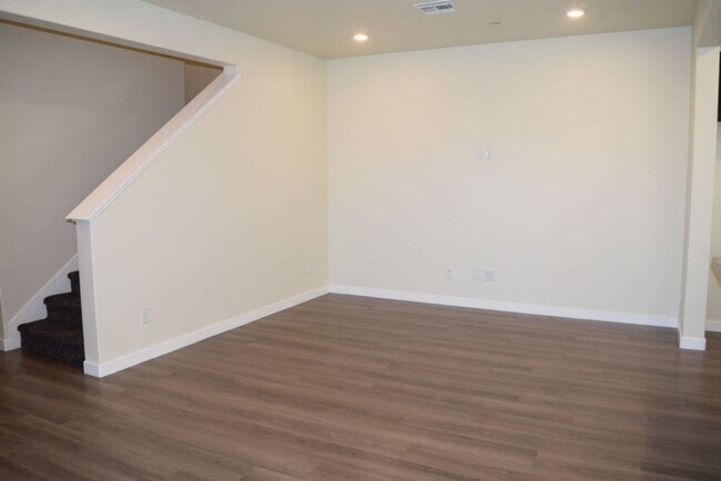 Foto del edificio - 3280 Chickadee Ct