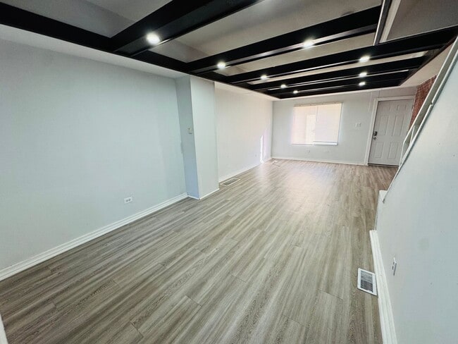 Photo - Newly Remodeled 3bd/1 House with Private Rear yard!! SECTION 8 ONLY!!