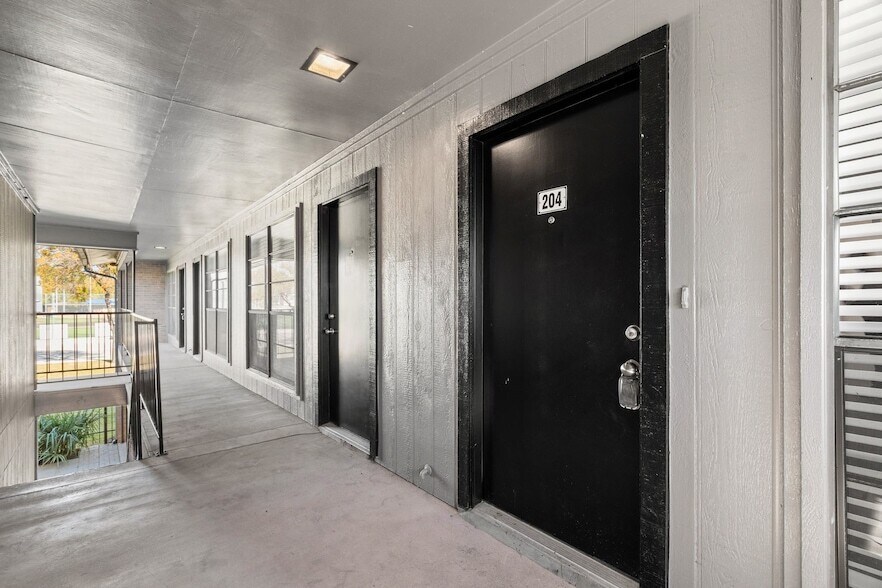 Photo - 320 E 4th Street Unit 204