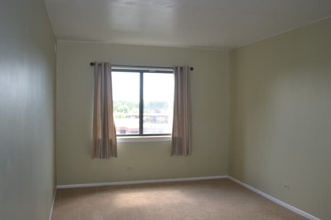 Bedroom - 6340 Americana Dr