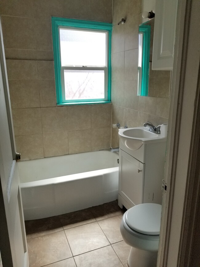 Foto del edificio - 805 E 7th St