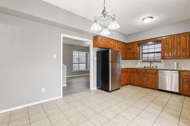 Building Photo - 8943 Camfield Way St