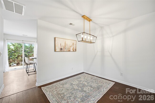 Foto del edificio - 6105 Warrior Avenue