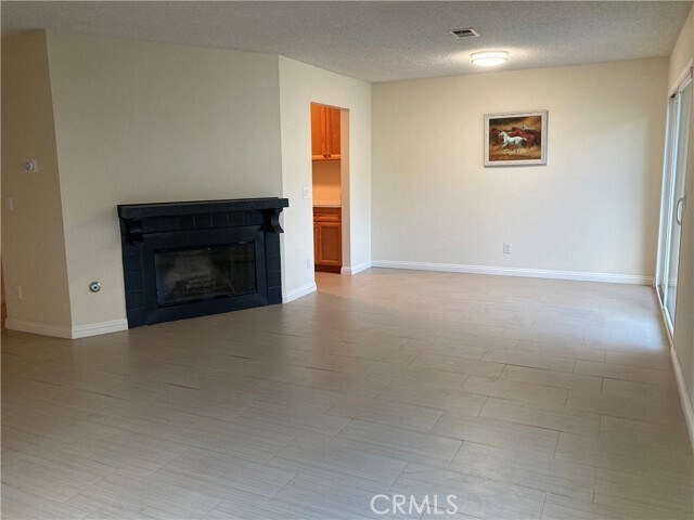 Foto del edificio - 23650 Monument Canyon Dr