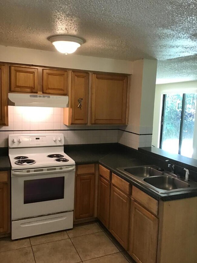 Foto del edificio - 10316 N Myrtle St
