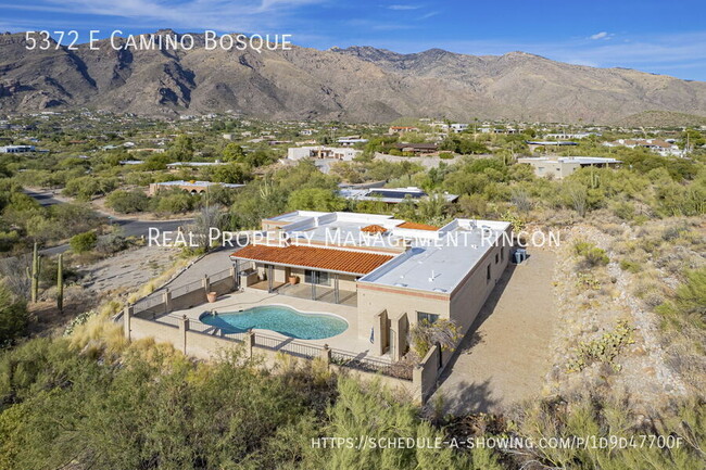 Foto del edificio - Location! Quintessential Tucson Classic is...