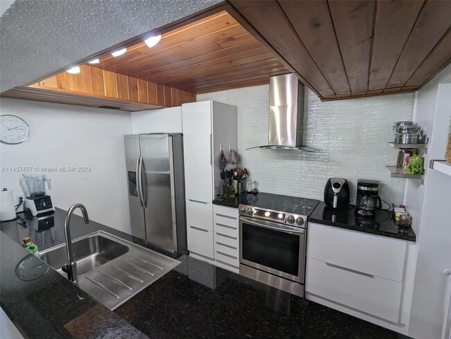 Foto del edificio - 11203 NW 15th St