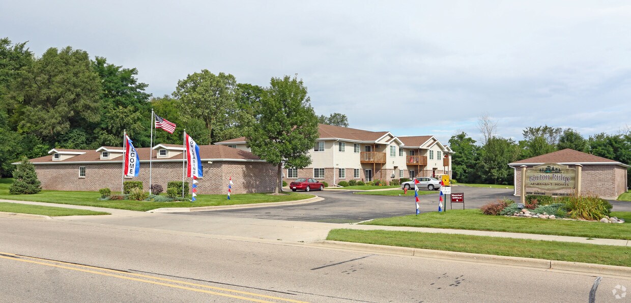 BURTON RIDGE Apartments 8551225 Burton St Beloit, WI