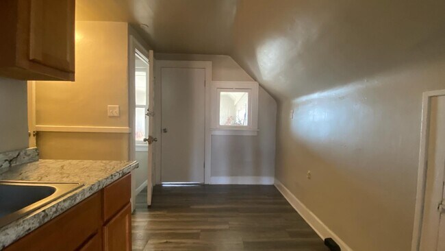 Foto del edificio - 19814 Shawnee Ave