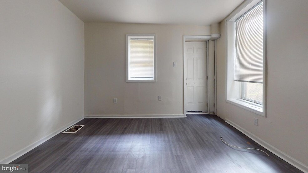 Foto principal - 6047 Delancey St