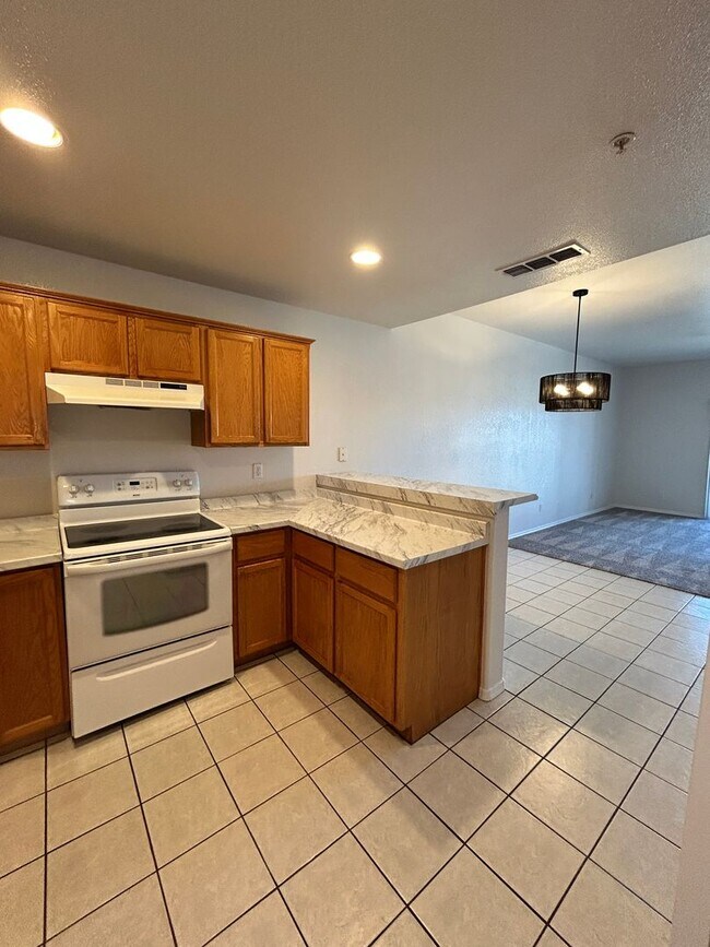 Building Photo - 3470 Tomahawk Dr