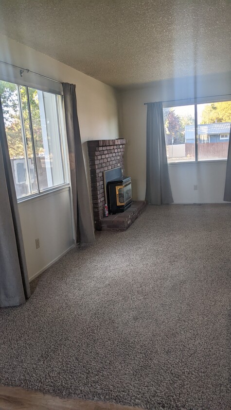 Primary Photo - 1363 Waterloo Ln