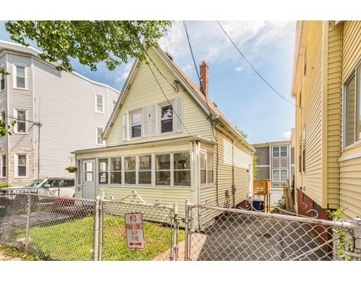 Primary Photo - 91 Heath St