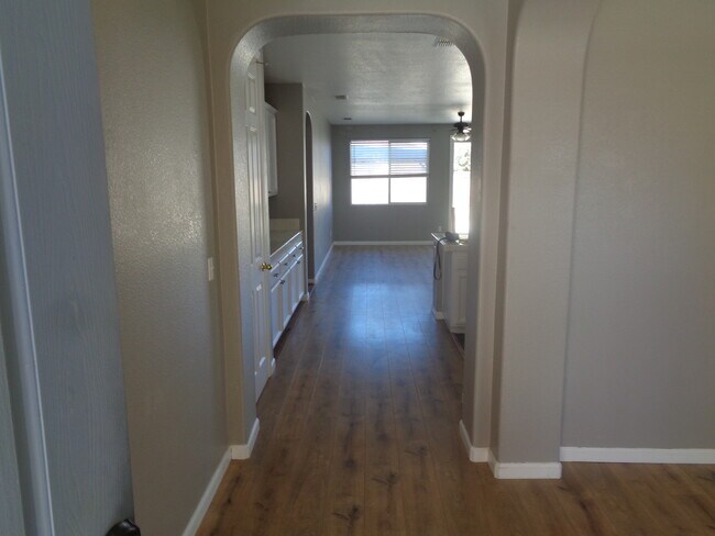 Foto del edificio - 1157 Silver Spur Way