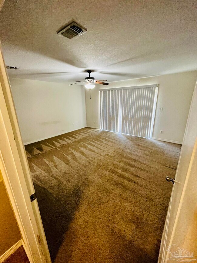 Foto del edificio - 2061 Pin High Dr