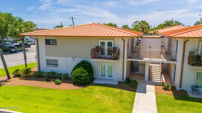 Building Photo - 2100 W Beach Dr