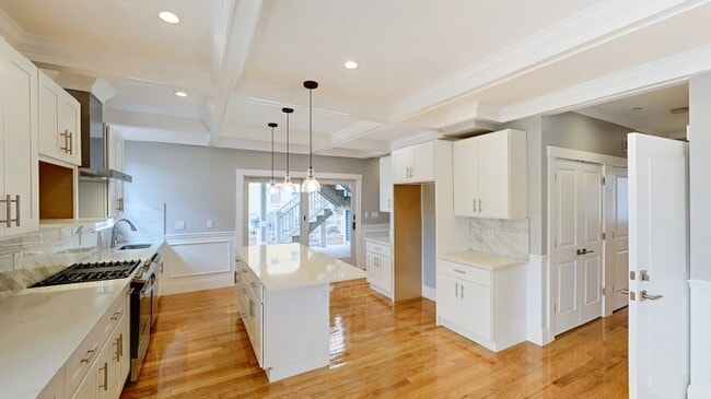 Building Photo - 30 Centre St