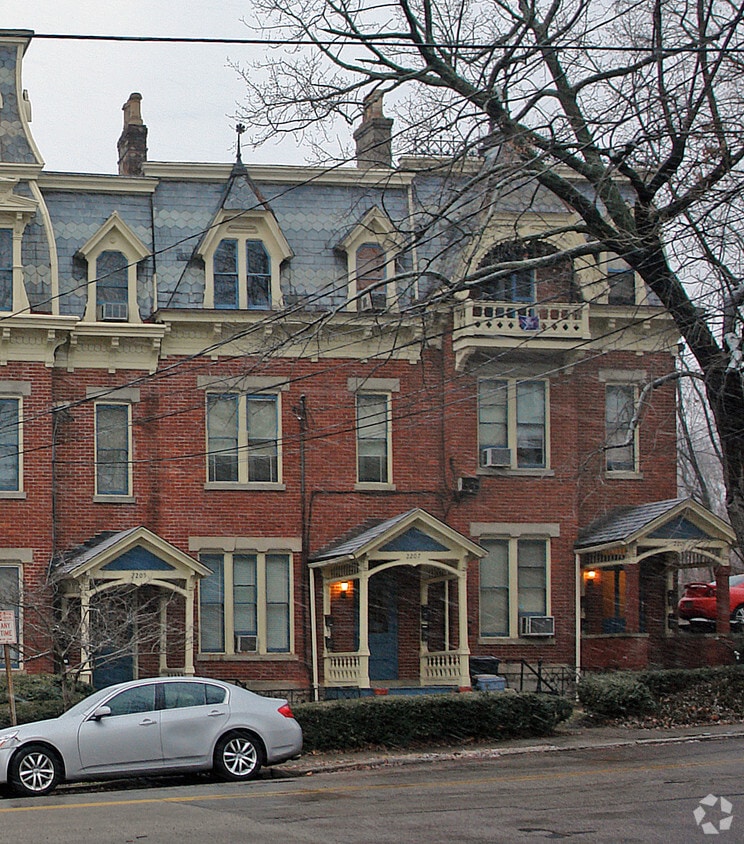 Building Photo - 2207-2209 Park Ave