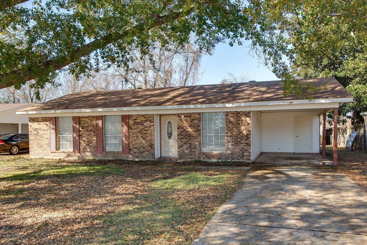 6000 Larkspur Dr, Alexandria, LA 71303 House Rental in Alexandria, LA