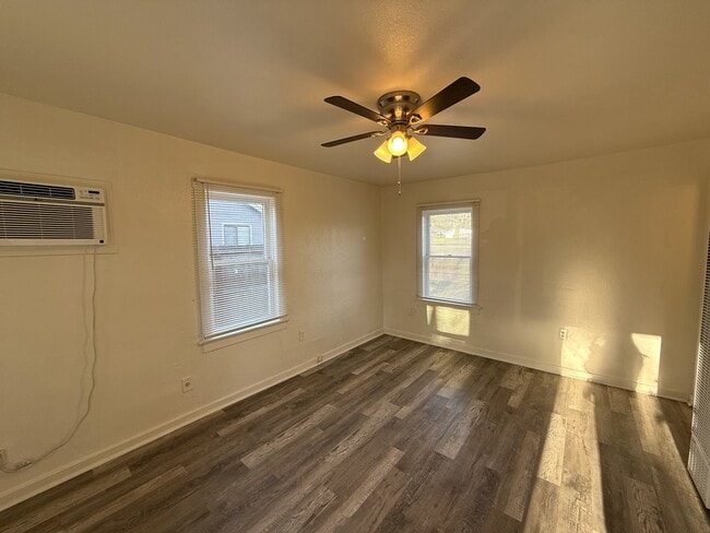 Building Photo - 919 Sycamore St