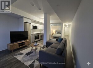 Building Photo - 2 Manderley Dr