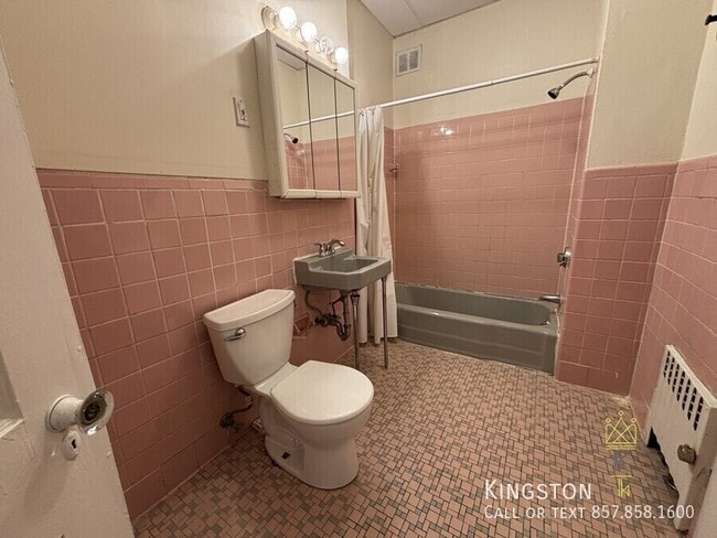 Foto del edificio - 122 Babcock St