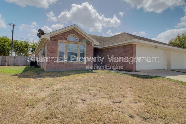 Building Photo - 3080 Palomino Trail