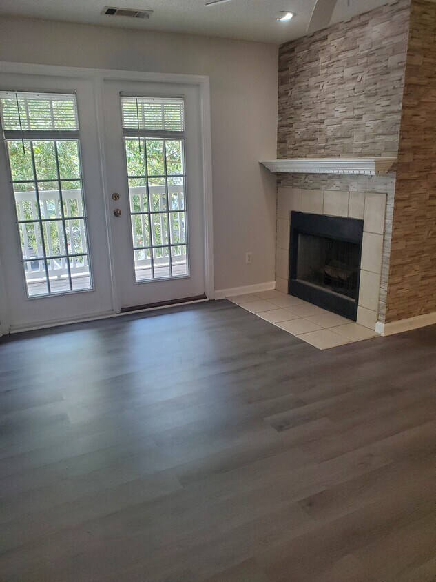 Foto principal - 100 Kensington Blvd