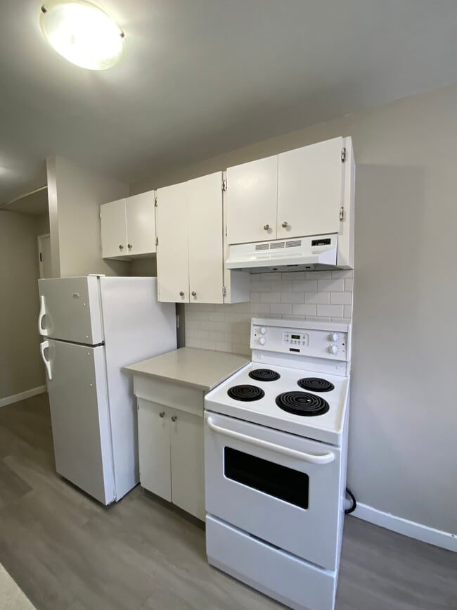 Building Photo - Ferncrest Manor