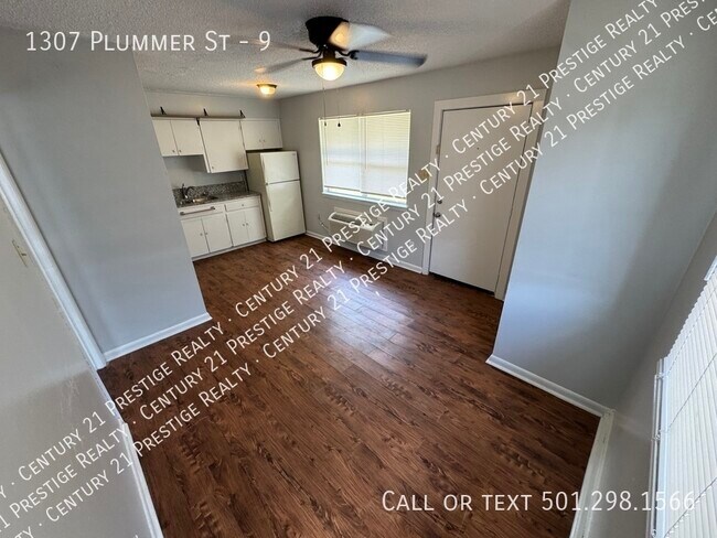 Building Photo - 1307 Plummer St