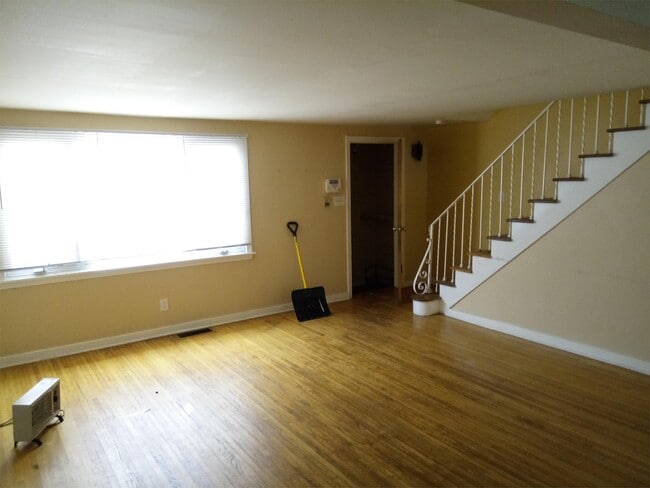 Building Photo - 430 Parker Ave