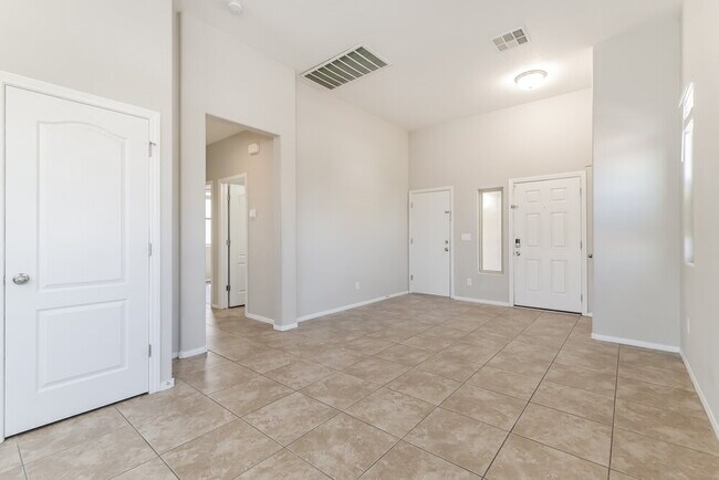 Foto del edificio - 712 Bridgeford Ct