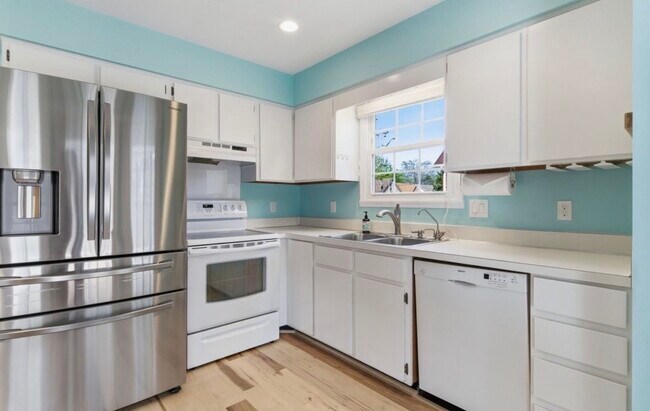 Foto del edificio - 322 N Birchwood Dr