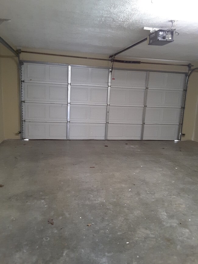 Building Photo - Laurel Creek Subdivision