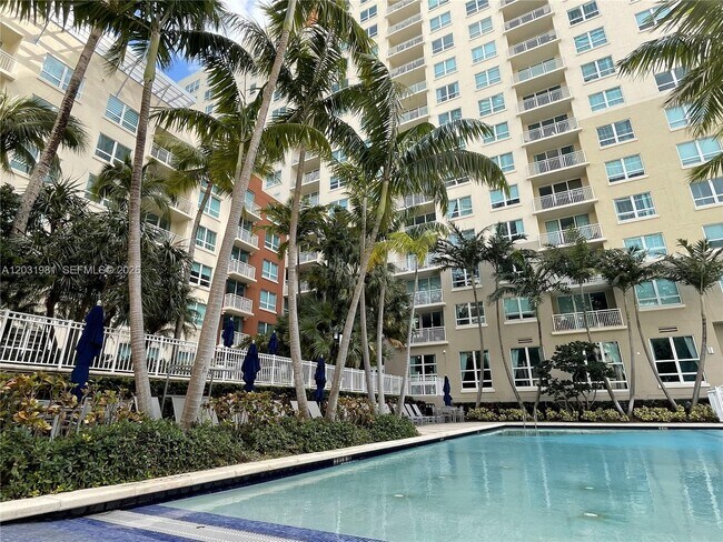 Foto del edificio - 2000 N Bayshore Dr
