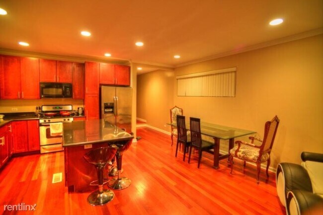 Foto del edificio - 2 br, 2 bath Condo - 214 S Wood St.