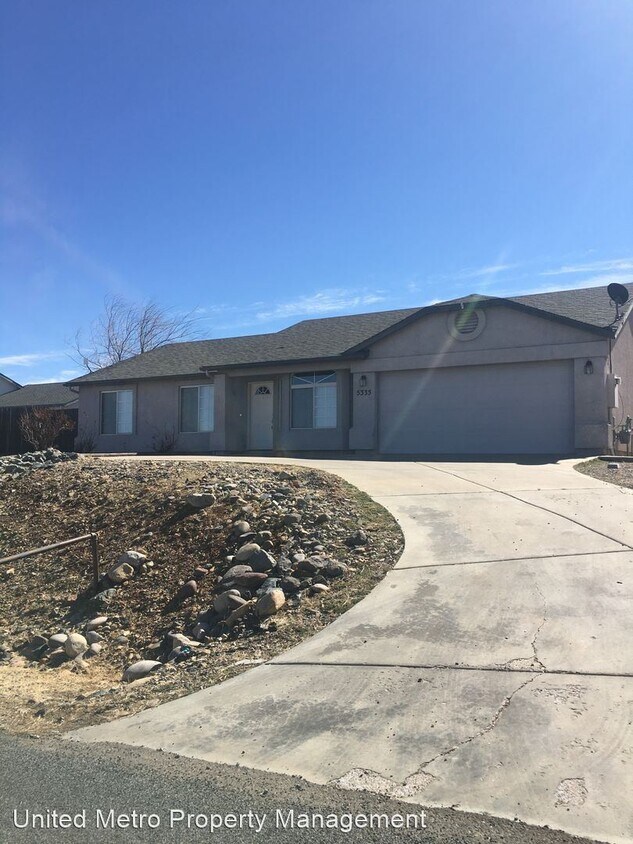 Primary Photo - 3 br, 2 bath House - 5335 N. Stetson Dr.