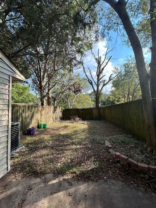 Foto del edificio - Available Now 3Br Townhome Ashely Villas
