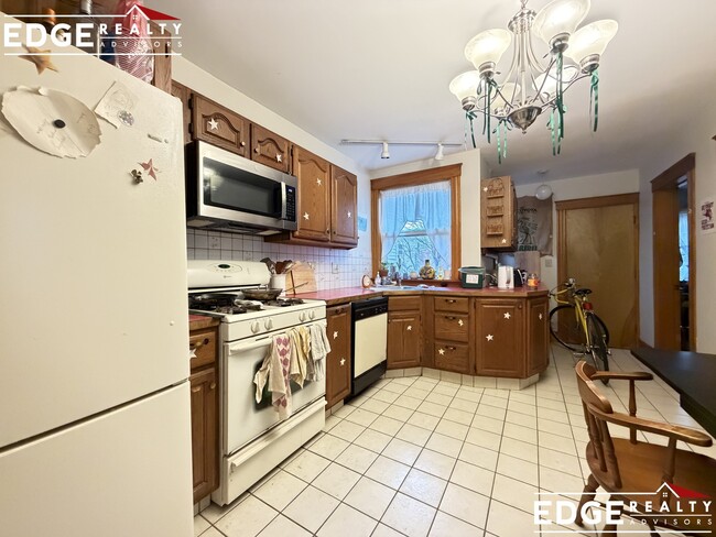 Photo - 13 Berkshire St Apartment