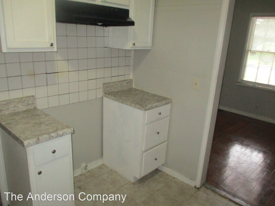 Foto del edificio - 3 br, 1 bath House - 1200 Seventh Avenue